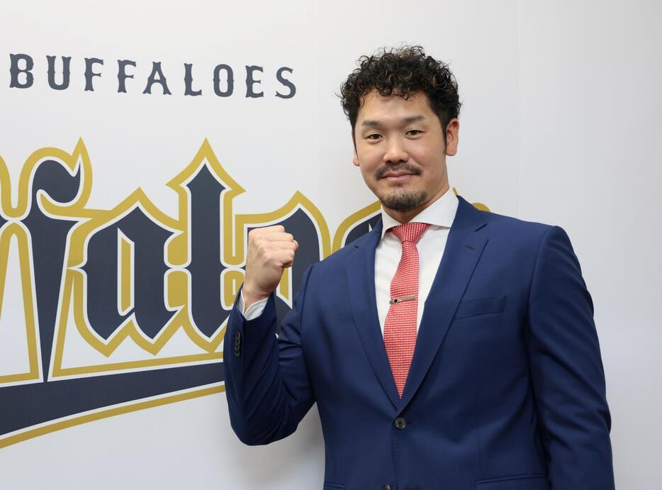 　球団アンバサダーに就任したＴ-岡田氏（撮影・立川洋一郎）