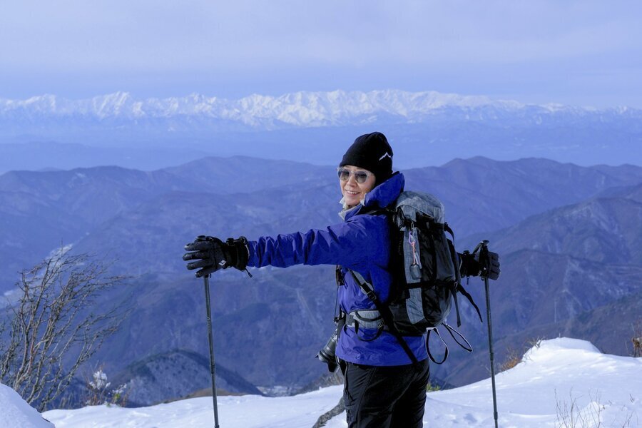 湯ノ丸山にて。超ド級のパノラマ風景と（撮影：大内征）