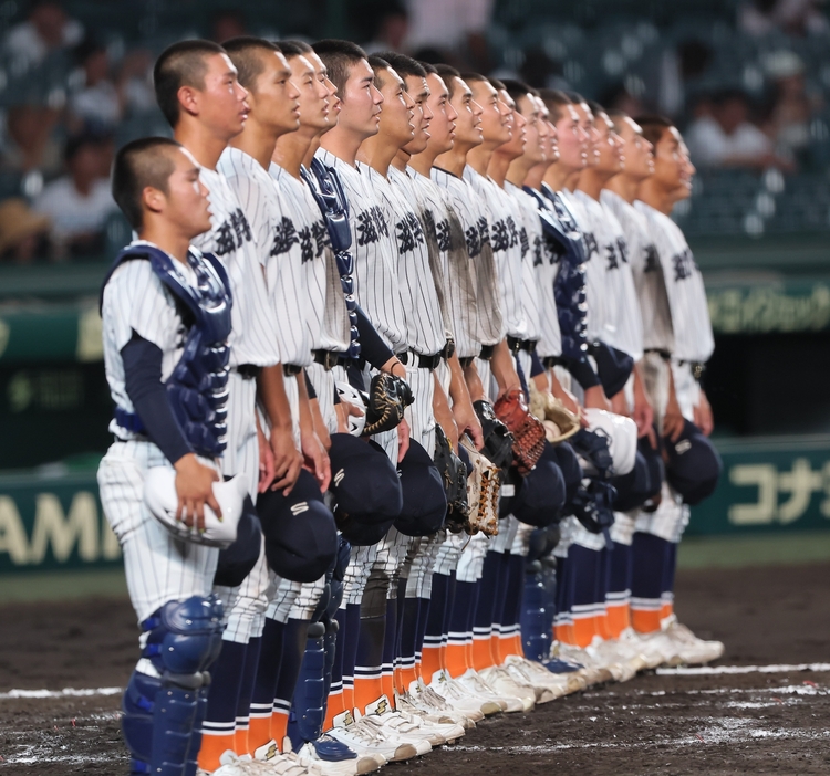 初の夏甲子園8強入りを果たした滋賀学園ナイン