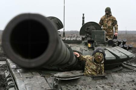 ロシア軍の装備は損耗が激しい（写真はクラスノダール地方で訓練中のロシア兵、2024年12月2日撮影、写真：ロイター/アフロ）