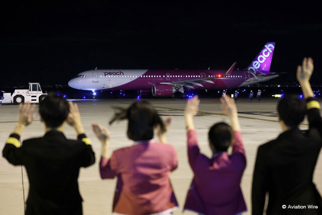 関西空港を出発するピーチのシンガポール行き初便MM773便＝24年12月4日 PHOTO: Kiyoshi OTA/Aviation Wire