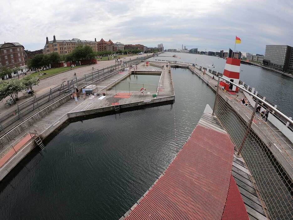 コペンハーゲンのHarbor Bath（ハーバー・バス）／Island Byrgge, Copenhagen, Photo by Matt Sykes