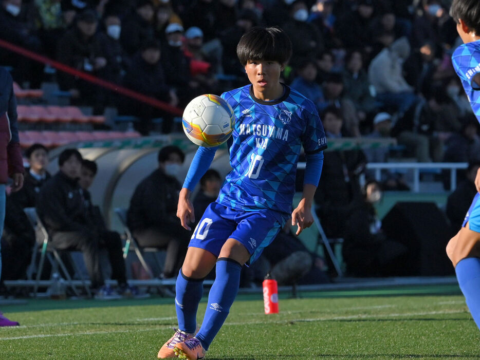 MF森隼人(3年=愛媛U-15)(写真協力『高校サッカー年鑑』)(HIGH SCHOOL SOCCER YEARBOOK)