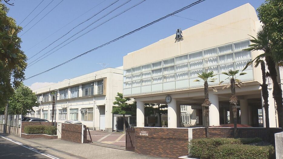 名古屋市緑区の滝ノ水中学校