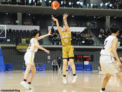 19得点6リバウンドと逆転勝利に貢献した伊那GPの小沢すみれ [写真]＝バスケットボールキング