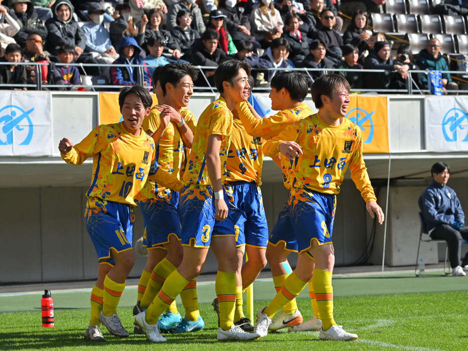 上田西高(長野)が今大会初完封で準々決勝へ(写真協力『高校サッカー年鑑』)(HIGH SCHOOL SOCCER YEARBOOK)