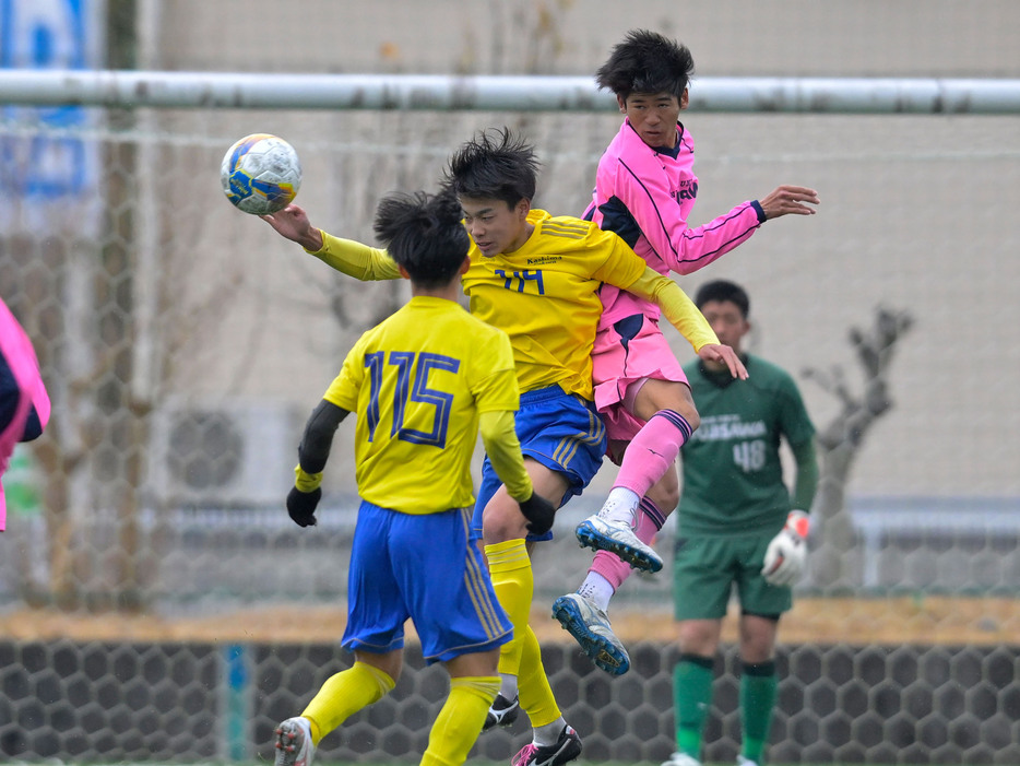 日大藤沢高CB榎本来輝(2年=横浜F・マリノスジュニアユース追浜出身)(Koki NAGAHAMA/GEKISAKA)