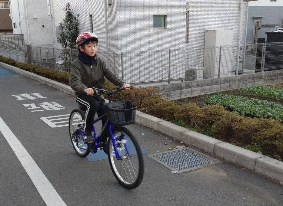 自転車に乗る際は、日ごろからルールを守ることを心がけたい＝東京都内で、賀川智子撮影