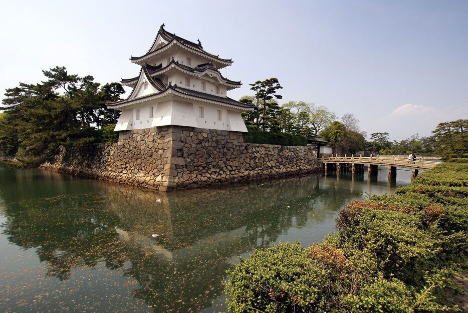 高松城（玉藻公園）の艮櫓、香川県高松市（写真＝663highland／Hidden categori／Wikimedia Commons）