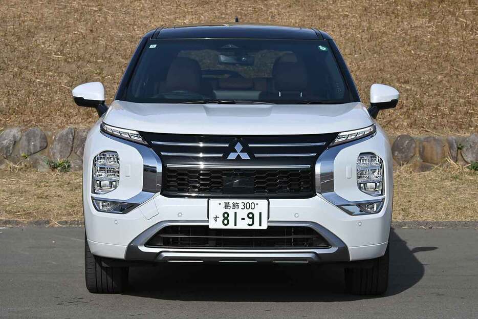 大幅改良を遂げた三菱アウトランダーPHEV。どのように進化したのかを探る。