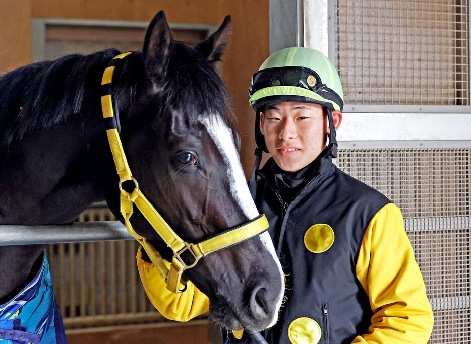 ノラリクラリとツーショットの高杉騎手