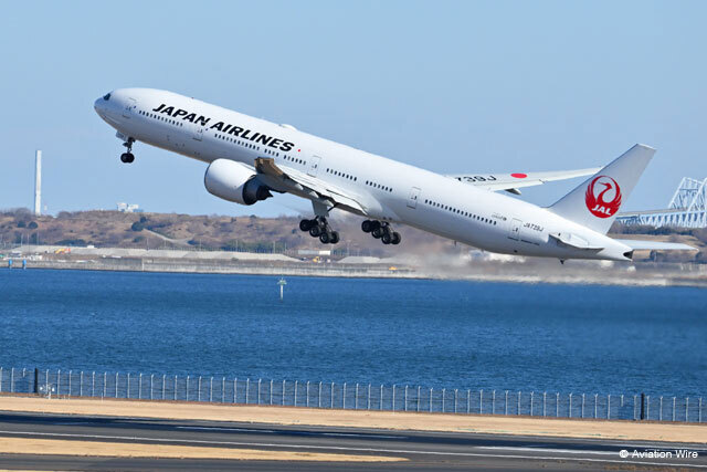 羽田空港を離陸するJALの777-300ERによるロンドン行きJL43便＝25年1月1日 PHOTO: Tadayuki YOSHIKAWA/Aviation Wire