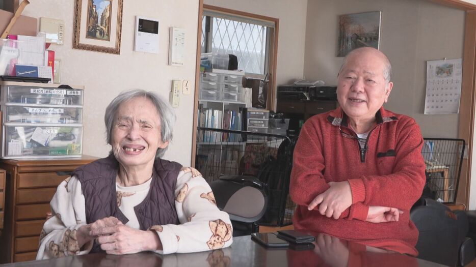 ほとんど同じ見た目のステーキを食べ終わり笑顔の2人