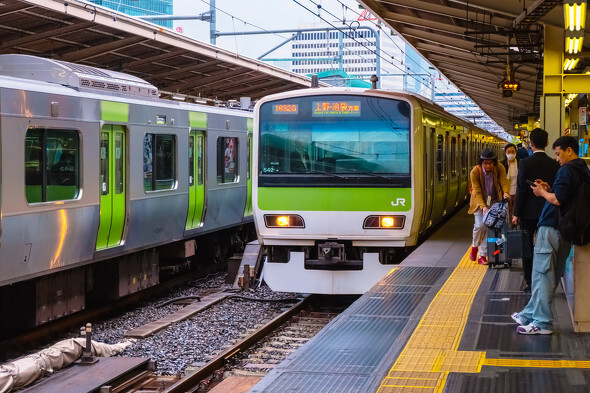 JR東日本、「保護メガネ」を本格導入へ（提供：ゲッティイメージズ）