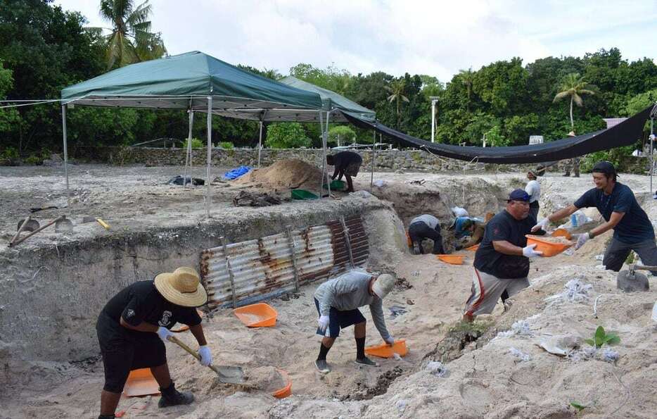 パラオ・アンガウル島で行われた戦没者の遺骨の収集＝2023年7月