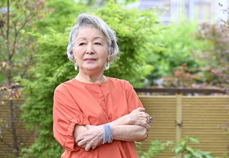 草笛光子さんは舞台に立ち続けるため、７０歳を過ぎてパーソナルトレーナーを付け、体を鍛えてきた＝２０２４年５月、東京都内