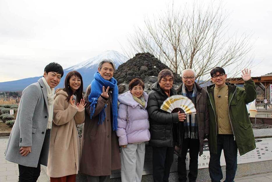 『阿川佐和子の日曜マイチョイス新春SP きみまろと巡る冬の富士山絶景俳句旅』【写真：(C)テレビ朝日】