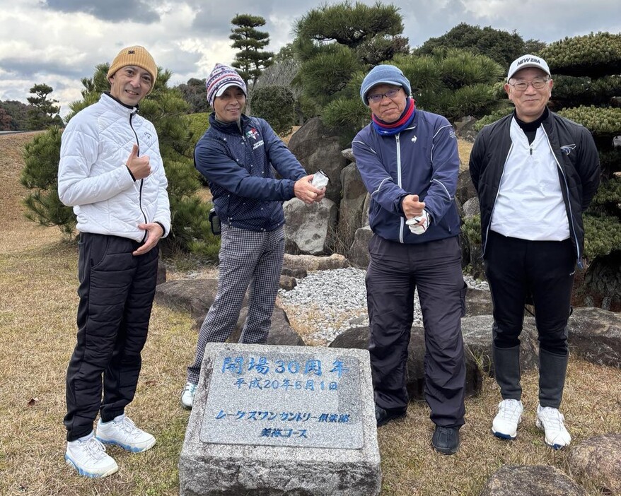 レークスワンGC美祢Cでご一緒してもらった皆さん。左から田中さん、吉村さん、はむいち、井生さん。井生さんは兄弟同然です(笑)