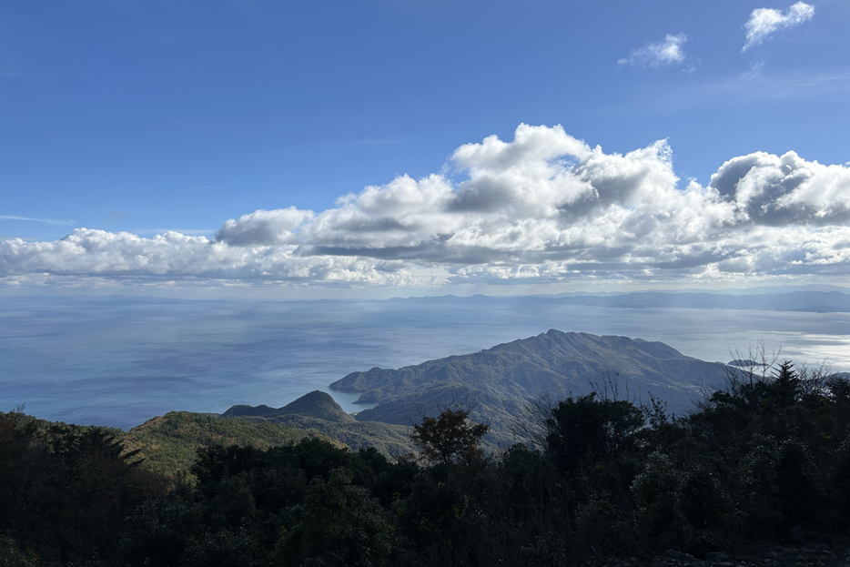 星ヶ城山から瀬戸内の海を見下ろす絶景