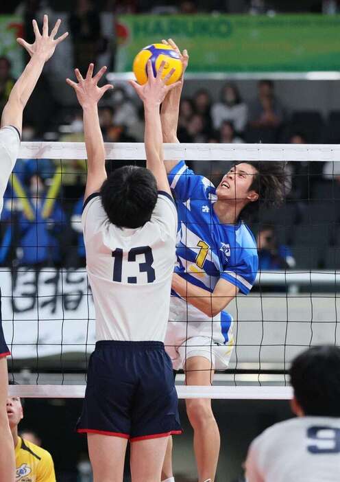 鳥取中央育英の星原優来＝6日、東京体育館（佐藤徳昭撮影）