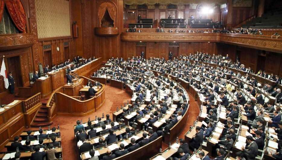 国会衆院本会議