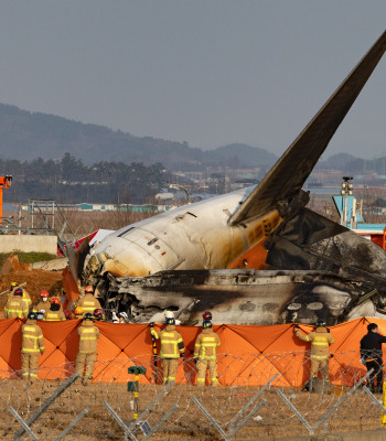 爆発炎上した済州航空機　by Gettyimages