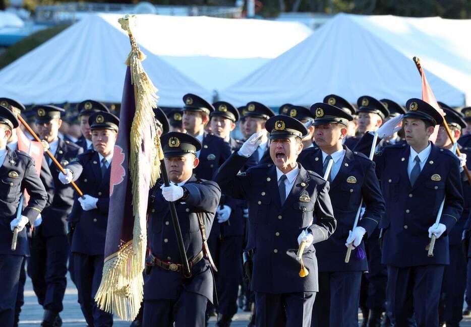 令和7年警視庁年頭部隊出動訓練に参加する警視庁の隊員ら＝10日午前、東京都新宿区（松井英幸撮影）