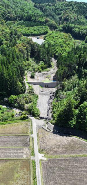 美郷町南郷神門に完成した治山ダム。流出した土砂は除去されている（東臼杵農林振興局提供）