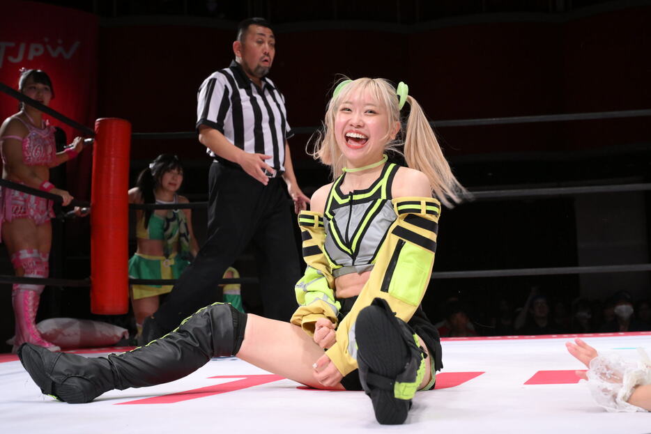 鈴芽　（C）東京女子プロレス　