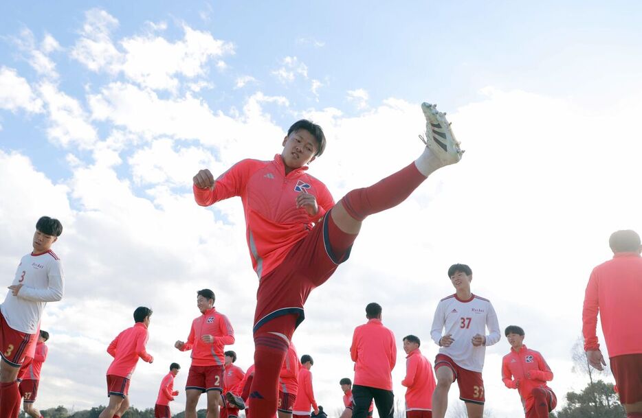 準決勝に向け調整する流通経大柏・奈須琉世（カメラ・中島　傑）