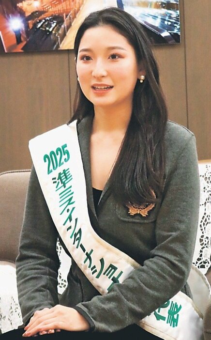 「富山に貢献したい」と話す丸林さん＝富山市役所