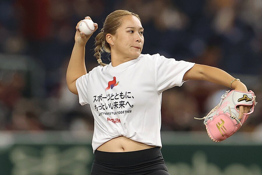 始球式を行った女子やり投げ選手の武本紗栄さん【写真提供：産経新聞社】