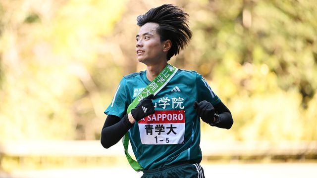 5区山上りでトップに躍り出た青山学院大・若林宏樹選手(写真：アフロ)