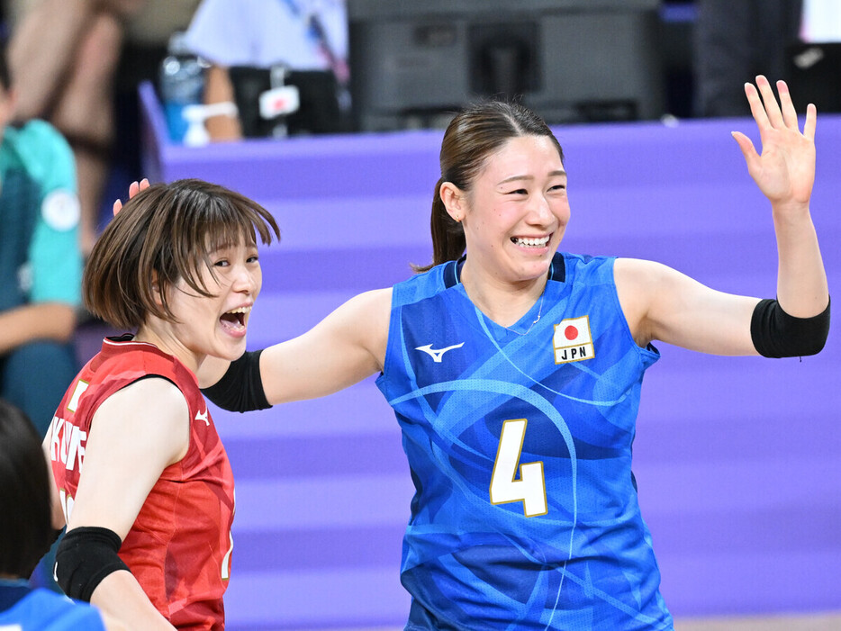 パリ五輪に出場したバレーボール女子日本代表 photo by JMPA