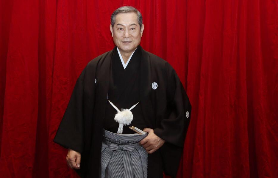 「新・暴れん坊将軍」の取材に応じた松平健さん