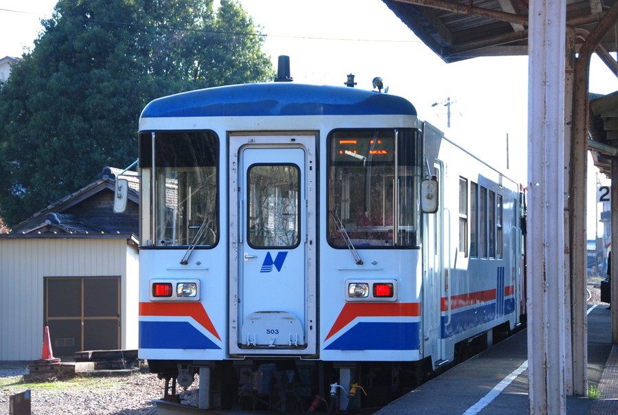 長良川鉄道の車両（画像：写真AC）。