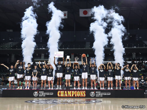 Jr.ウインターカップ2連覇を達成した京都精華学園中学校［写真］＝伊藤大允