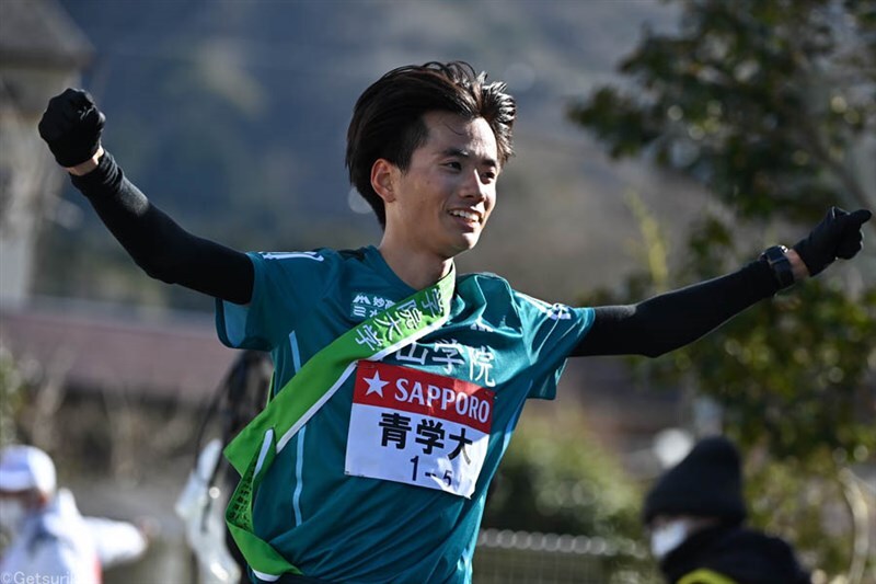 25年箱根駅伝で往路優勝した青学大（5区若林宏樹）