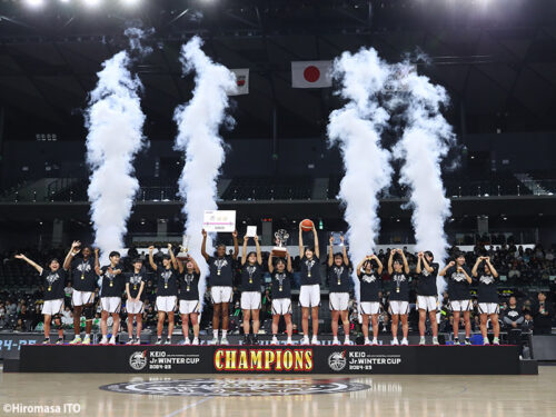 大会2連覇を達成した京都精華学園中学 [写真]＝伊藤大允