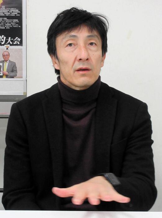 　阪神・淡路大震災から３０年となり、思いを語る朝原宣治さん（撮影・高橋伯弥）