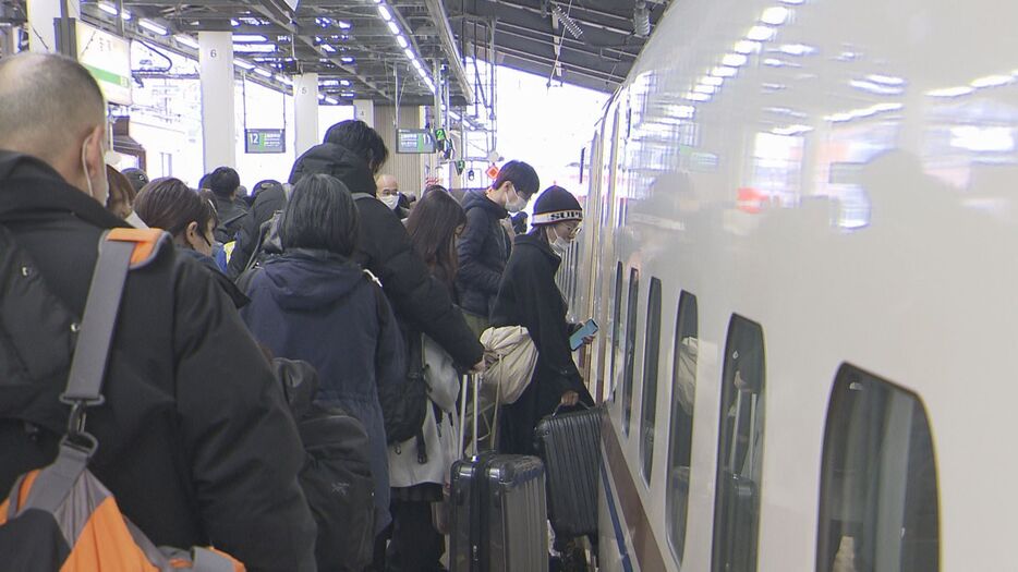 JR新潟駅（3日午後2時すぎ）