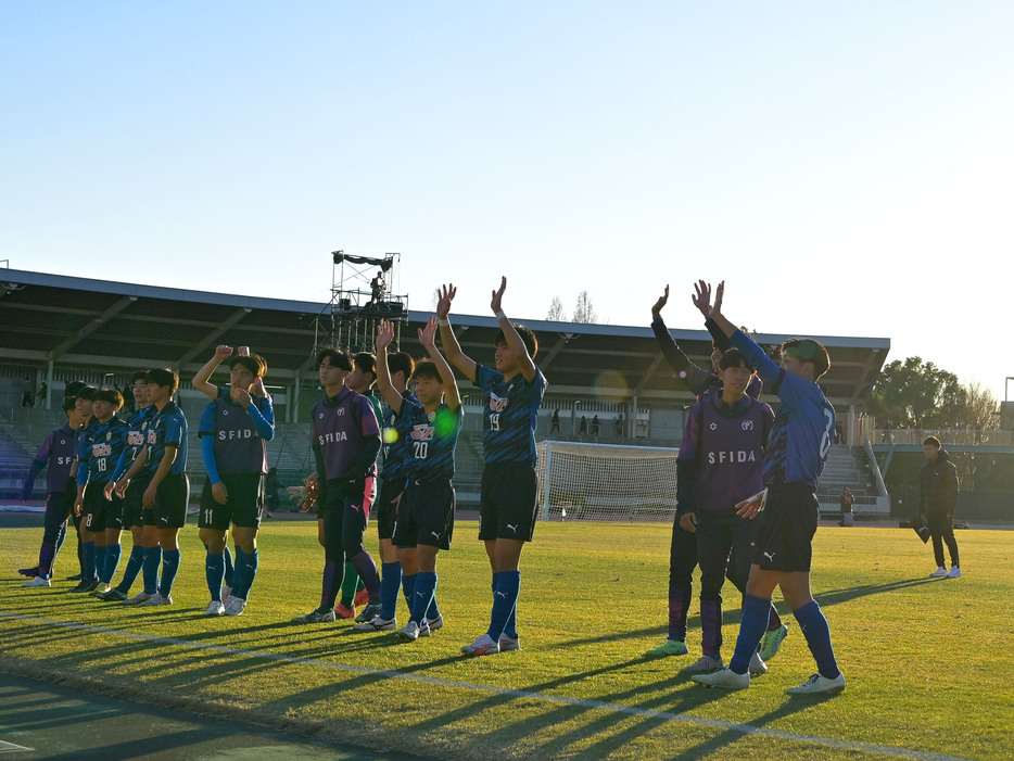 大津高は3回戦で流通経済大柏高とのプレミアリーグ勢対決に臨む。(写真協力=高校サッカー年鑑)(Taro YOSHIDA)