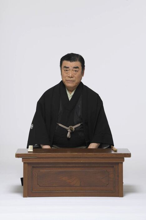 新作歌舞伎「無筆の出世」に出演する人間国宝の講談師、神田松鯉　©松竹