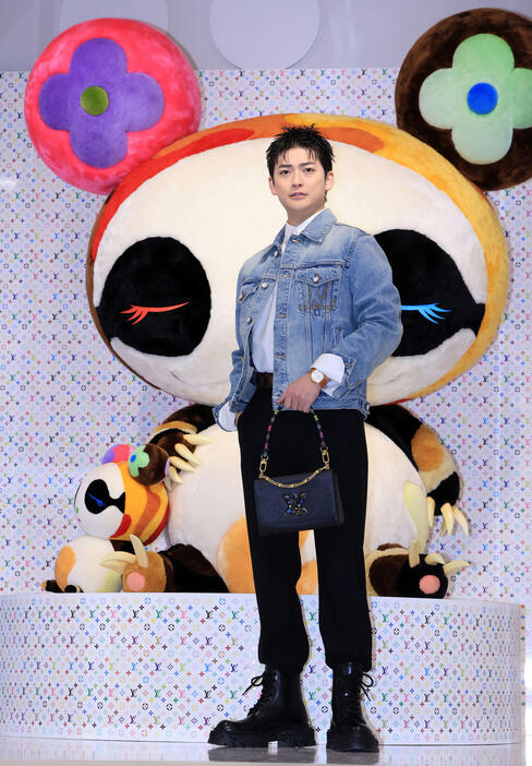 「LOUIS VUITTON×MURAKAMI」のフォトコールに登場した高橋文哉（撮影・浅見桂子）