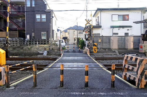 事件現場の踏切（昨年１２月４日、東京都板橋区で）