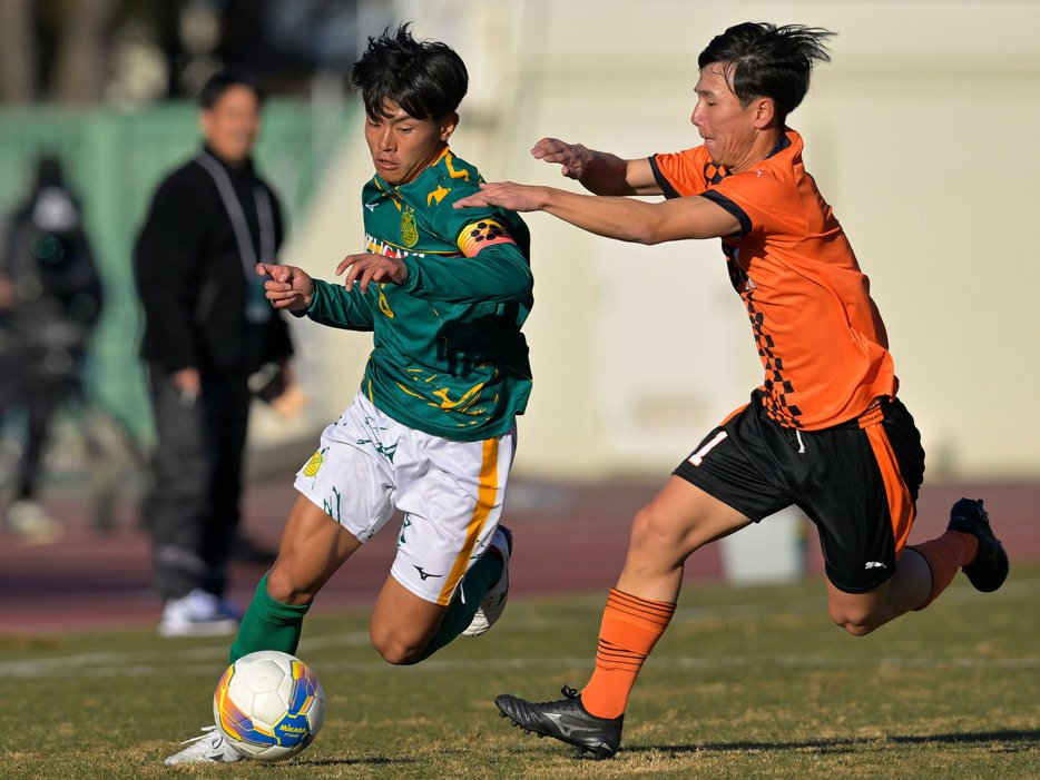 静岡学園高の川崎F内定右SB野田裕人主将(3年=FC DIVINE出身)が今大会初先発で突破力などを発揮。(写真協力=高校サッカー年鑑)(Koki NAGAHAMA/GEKISAKA)