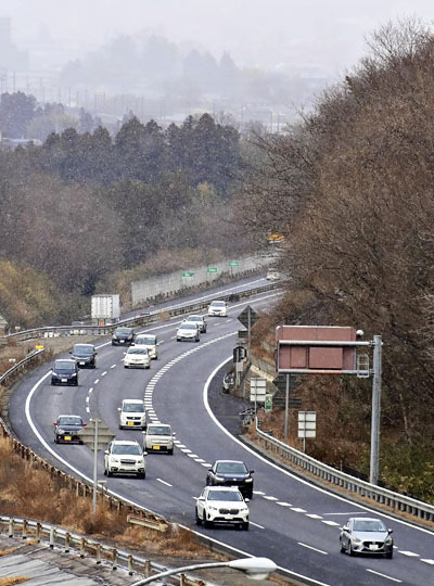 交通量は増えたものの目立った混雑はなかった東北道上り線＝4日午後1時45分ごろ、福島市・福島トンネル付近