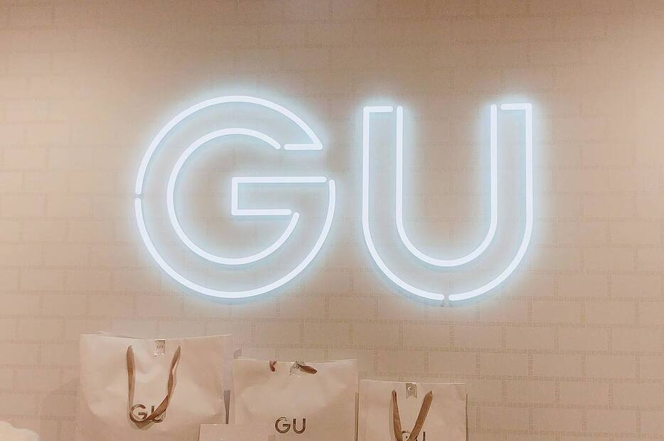 GUの看板写真