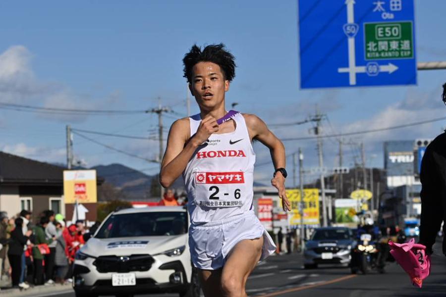 25年ニューイヤー駅伝6区で先頭をキープしたHonda・久保田徹