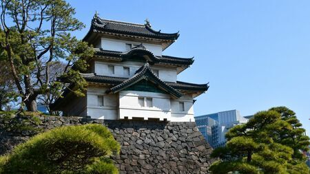 皇居の富士見櫓（写真： massyu / PIXTA）